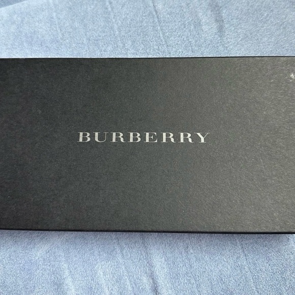 Burberry Black Long Wallet - Picture 10 of 10